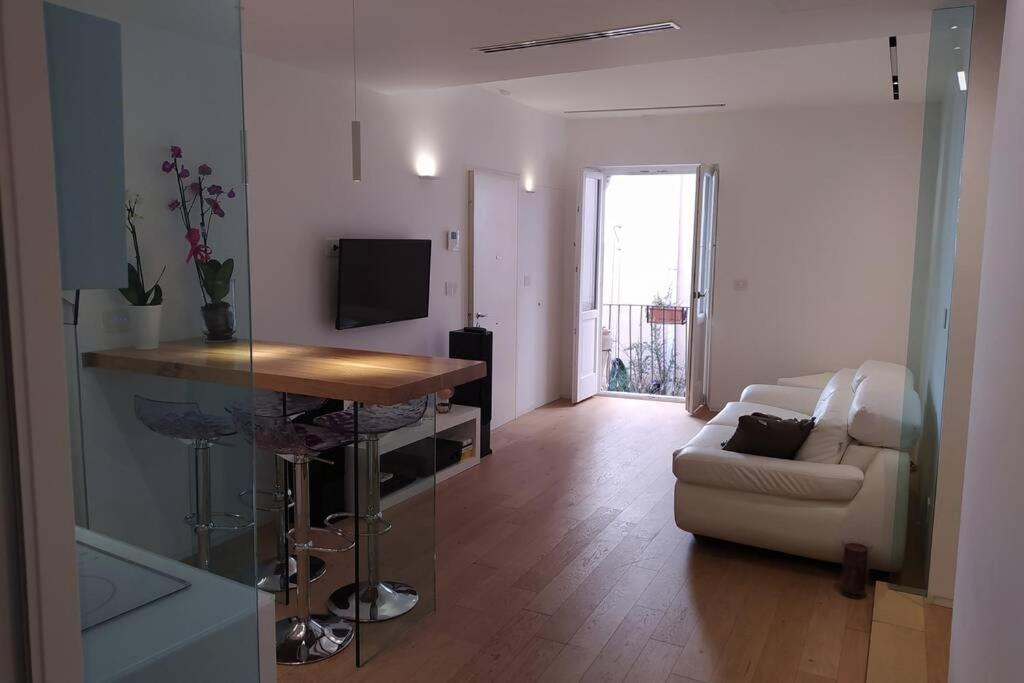 Casa Bianca - Luxury With Balcony In The City Centre Taormina Luaran gambar