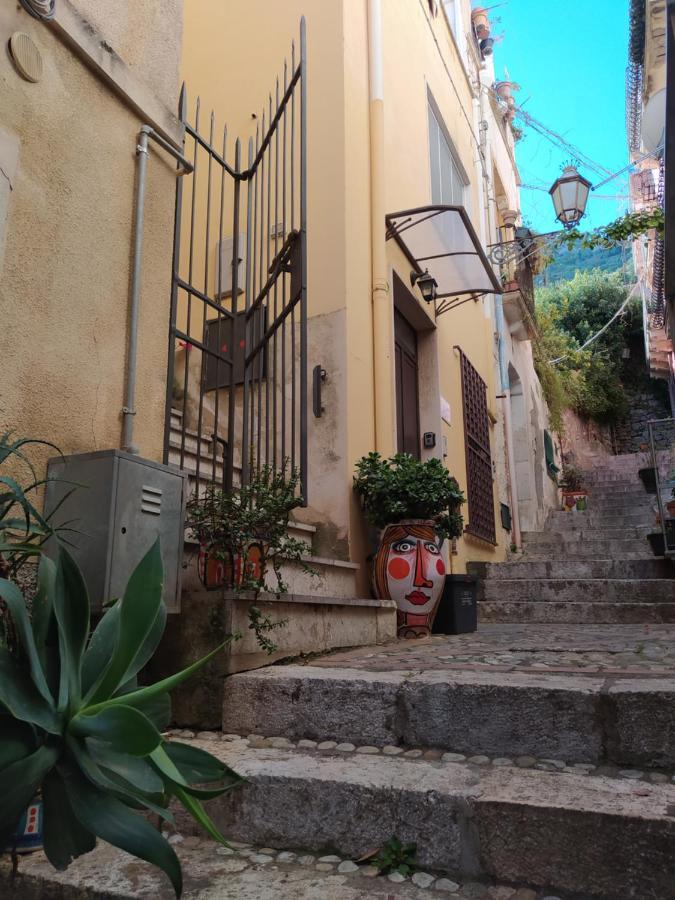 Casa Bianca - Luxury With Balcony In The City Centre Taormina Luaran gambar